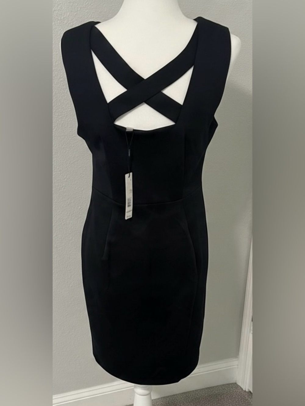 T Tahari Navy V-Neck Sheath Dress - Women’s Sz 8 Office or Evening Dress - Picture 3 of 9